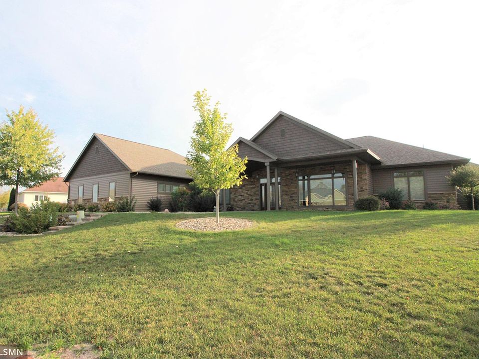 1st image of 221 Rosewood Dr
