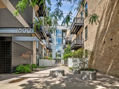 1800 W Grace St APT 527, Chicago, IL, 60613