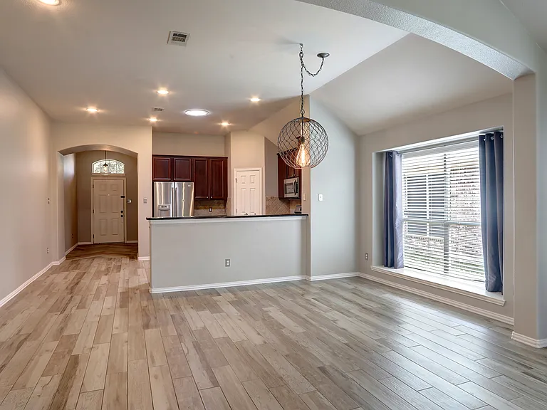 2804 Cascade Cove Dr — Photo 6