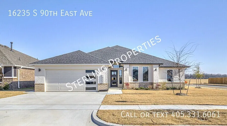 4 bed, 2.5 bath, 2402 sqft, $2,995 — Photo 2