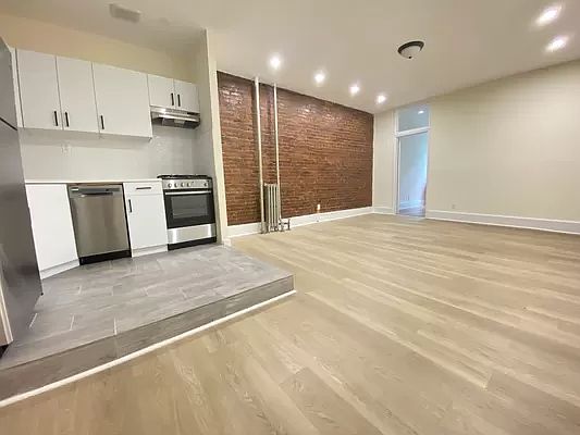4th image of 380 2nd St APT 1