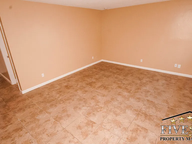 3017 Q St #A — Photo 3