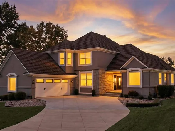 16942 E Heather Ln, Loch Lloyd, MO 64012