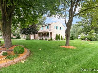 2597 Sun Valley St, Jenison, MI 49428