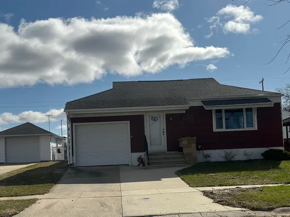 425 7th Ave SE, Oelwein, IA 50662