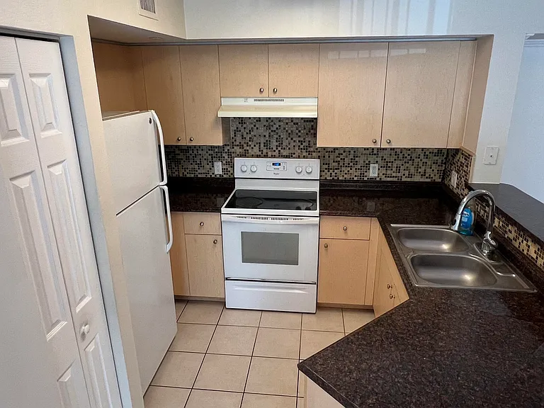 4021 San Marino Blvd #205 — Photo 17