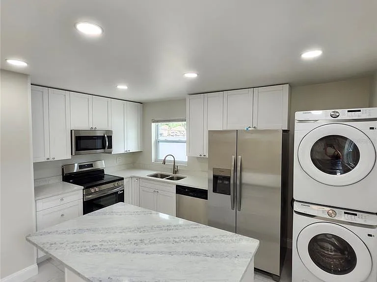15406 Avalon Ave #4 — Photo 19