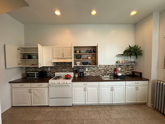 5th image of 2024 E Lehigh Ave #1A