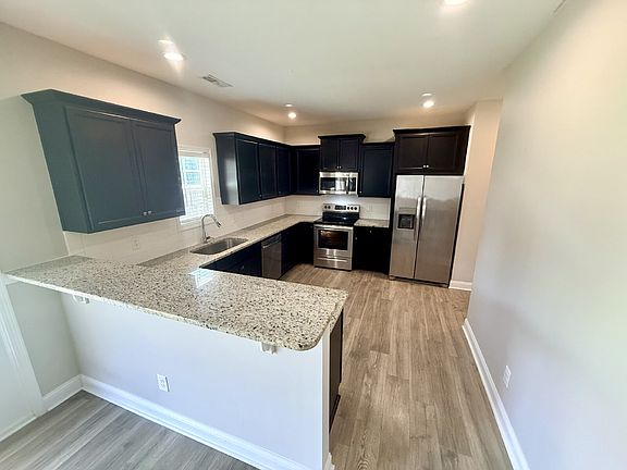 5th image of 1752 Stackhouse Dr