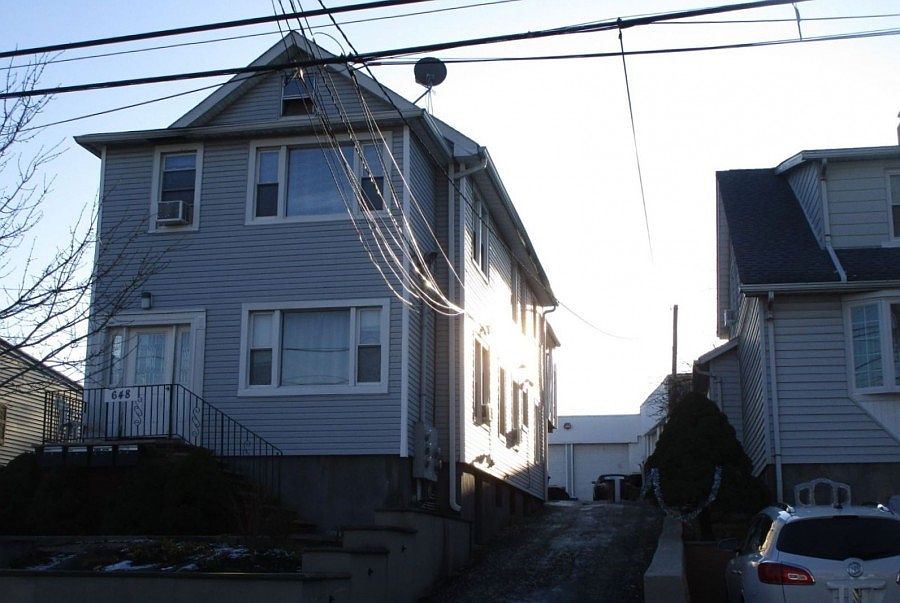 2nd image of 648 Valley Brook Ave