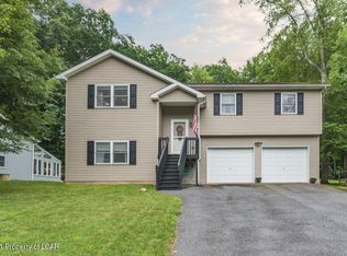 121 Beaver Slide Dr, Drums, PA 18222