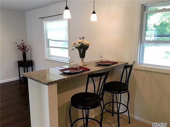 4th image of 12 Truval Ln