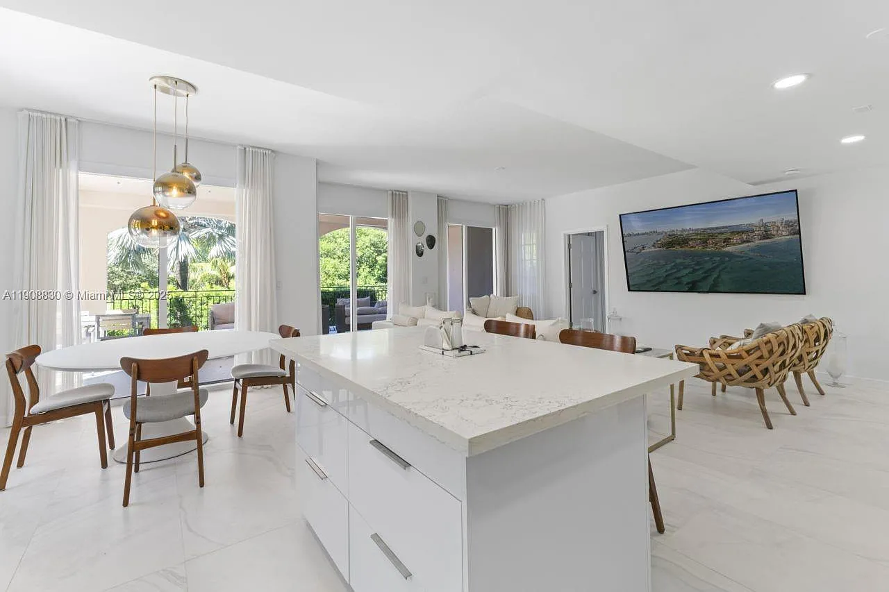 Seaside Condo — Photo 2