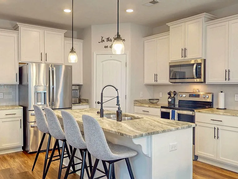 124 Brookline Dr — Photo 6