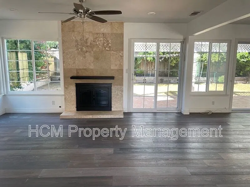 4 bed, 2.5 bath, 1783 sqft, $4,975 — Photo 4