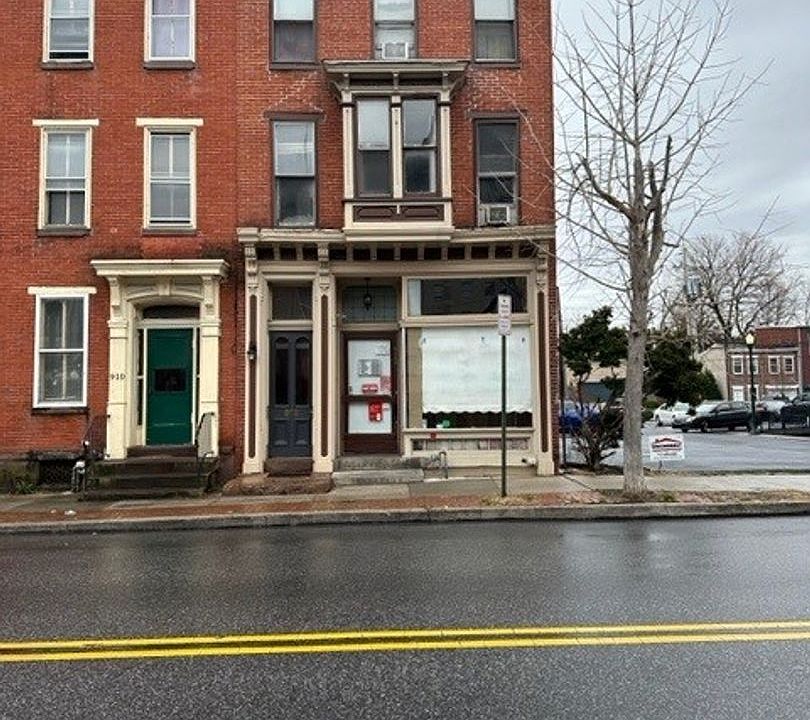 1st image of 912 N 3rd St APT 1