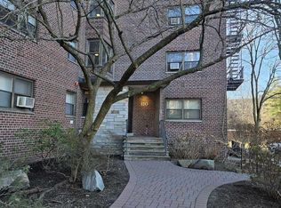 410 Fairview Ave APT 5B, Fort Lee, NJ 07024