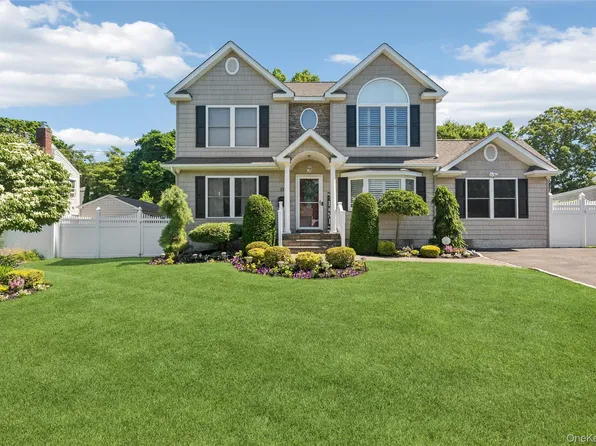 11 Barbara Road, Lake Ronkonkoma, NY 11779