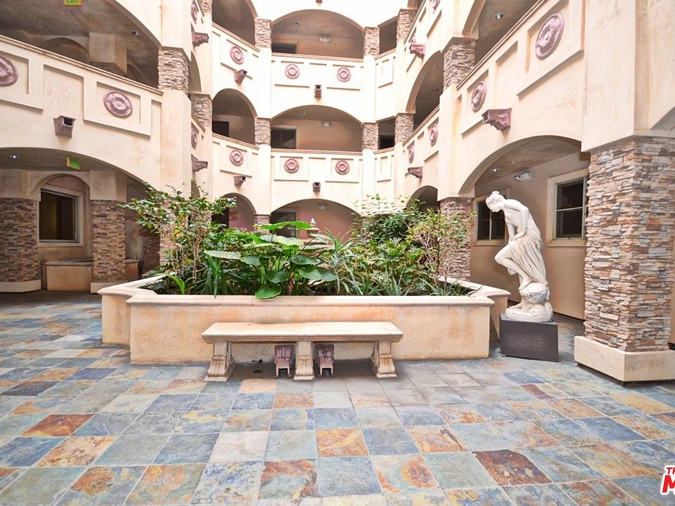 1st image of 5057 Maplewood Ave Penthouse 3