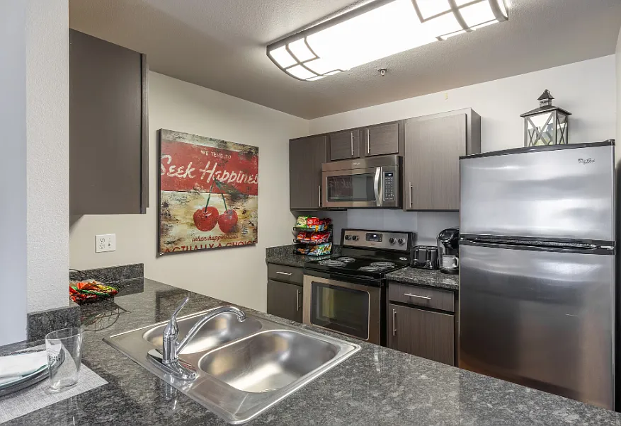 The Landings at Chandler Crossing - Student Living Priced per Bed — Photo 2
