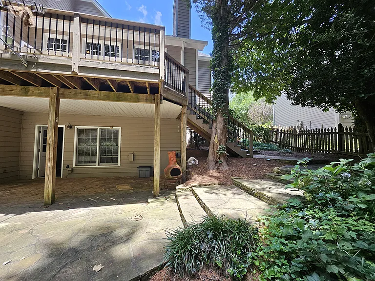 450 Eastbourne Way — Photo 29
