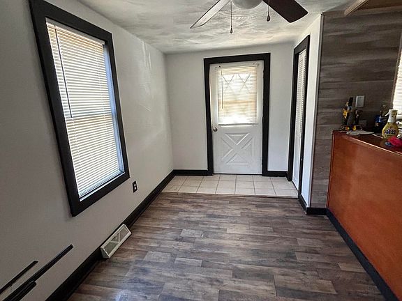 4th image of 1438 N 5th Ave