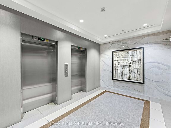 3rd image of 55A Avenue Rd #412