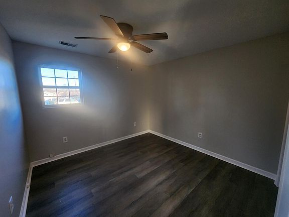 5th image of 132 Cardinal Dr