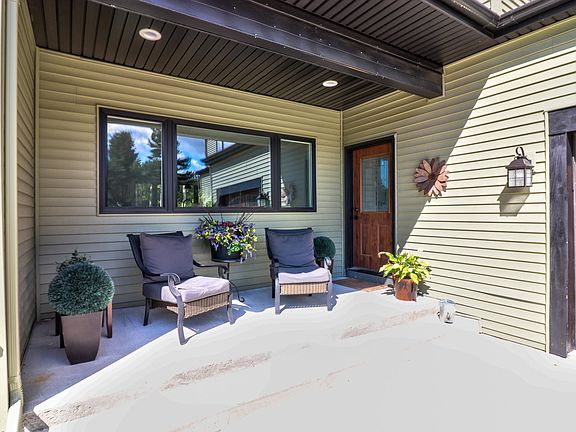 2nd image of 16723 Pine Dunes Ct