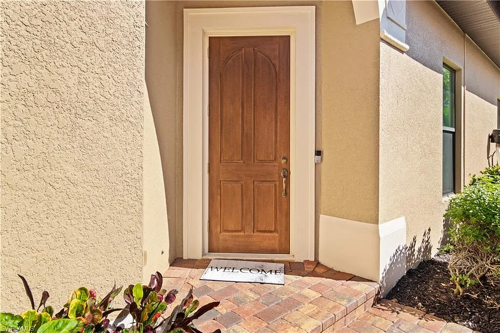 3 bed, 2.0 bath, 2114 sqft, $10,500 — Photo 3