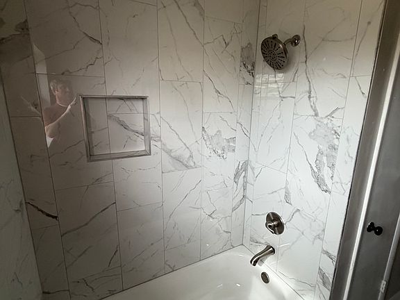 5th image of 315 E Fry Pl