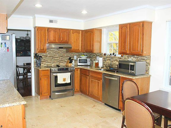 4th image of 510 Forrest Brook Dr