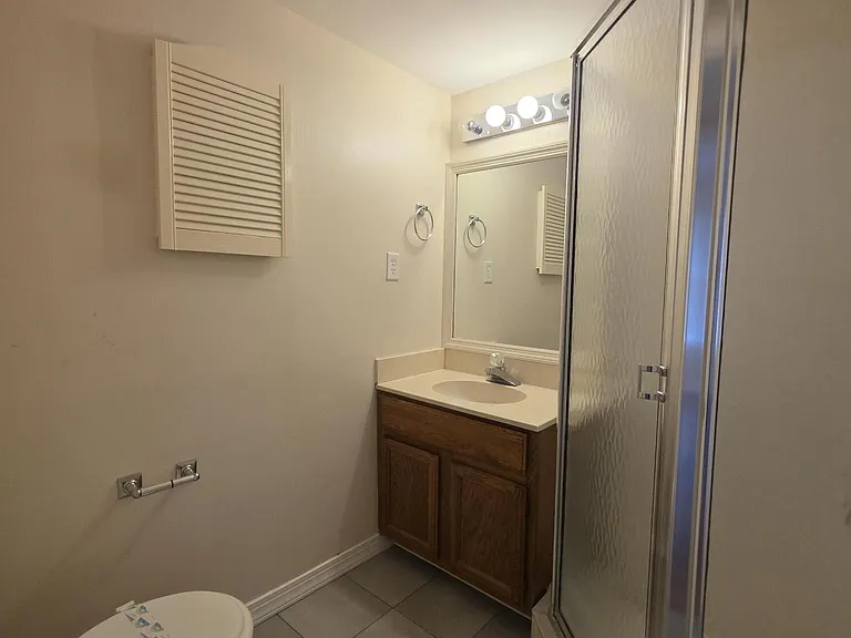 2931 Saint Johns Ave #4 — Photo 9