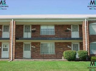 21137 Hayes Ave, Eastpointe, MI 48021