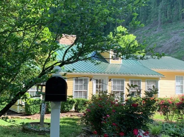 637 Rogers St, Rogersville, TN 37857