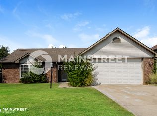 11050 Springtree Pl, Indianapolis, IN 46239