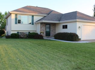 1124 Poppy Ln, Winneconne, WI 54986