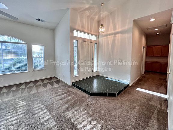 3rd image of 8622 N Heartland Way
