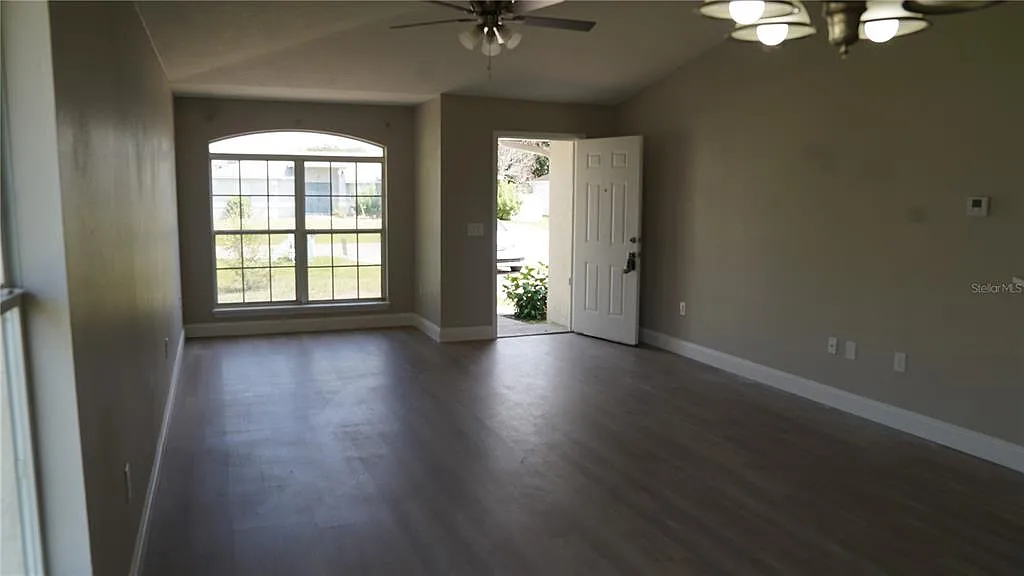 3 bed, 2.0 bath, 1200 sqft, $1,650 — Photo 4