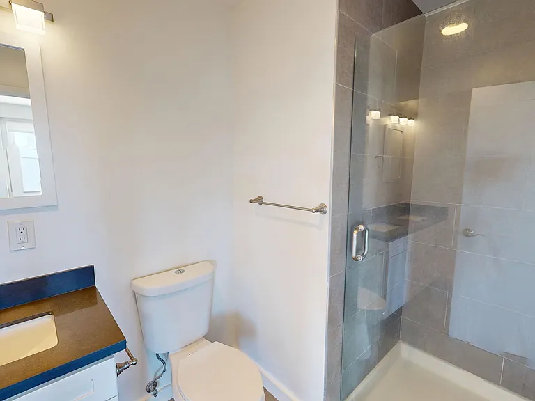 1735 Van Ness Avenue — Photo 5