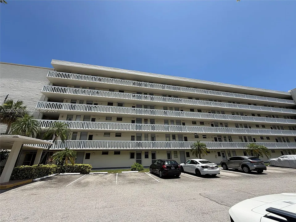 2851 Leonard Dr #J511