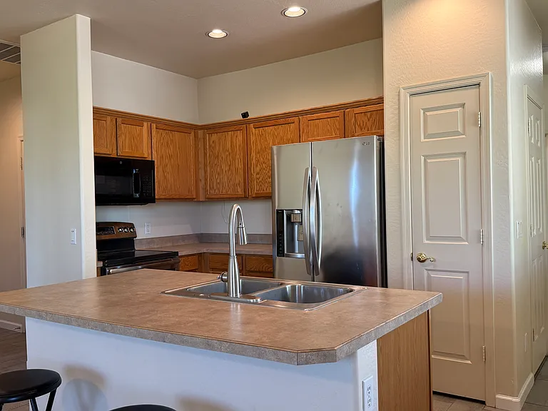 935 Salida Ln — Photo 4