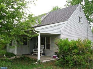 904 Sutters Mill Ln, Temple, PA 19560