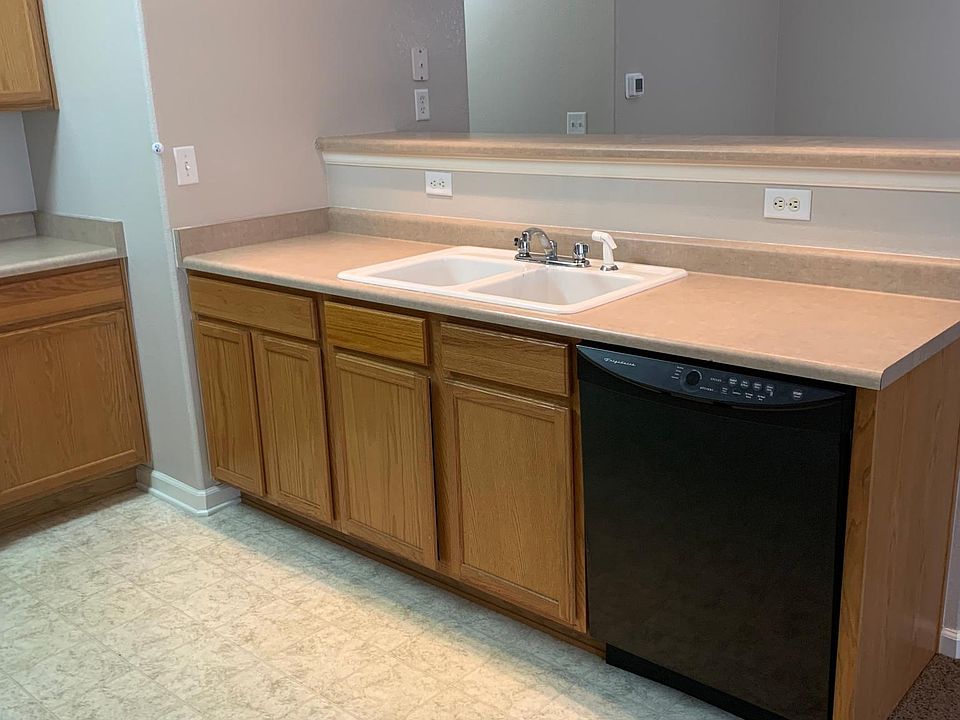 1st image of 5551 29th St Unit 422