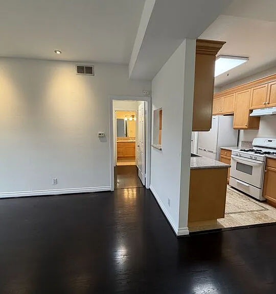 87 S Allen Ave #204 — Photo 9