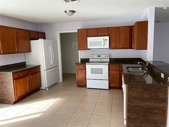 4th image of 106 Windrose Dr #1