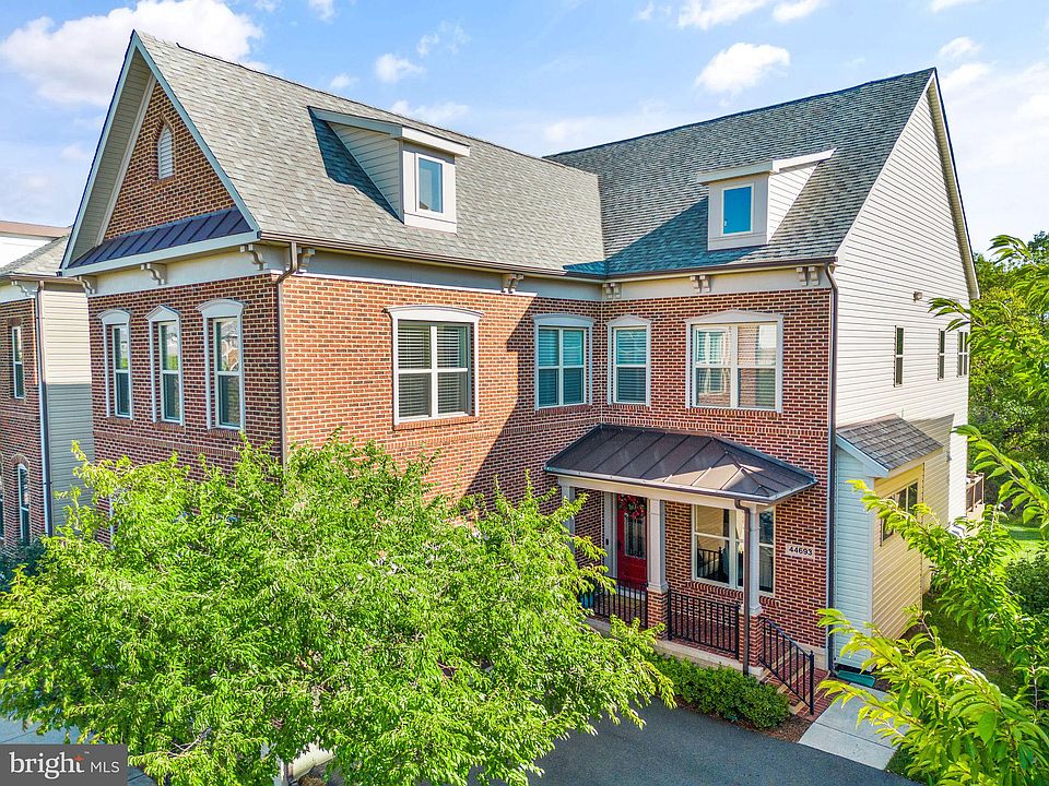 1st image of 44693 Malden Pl