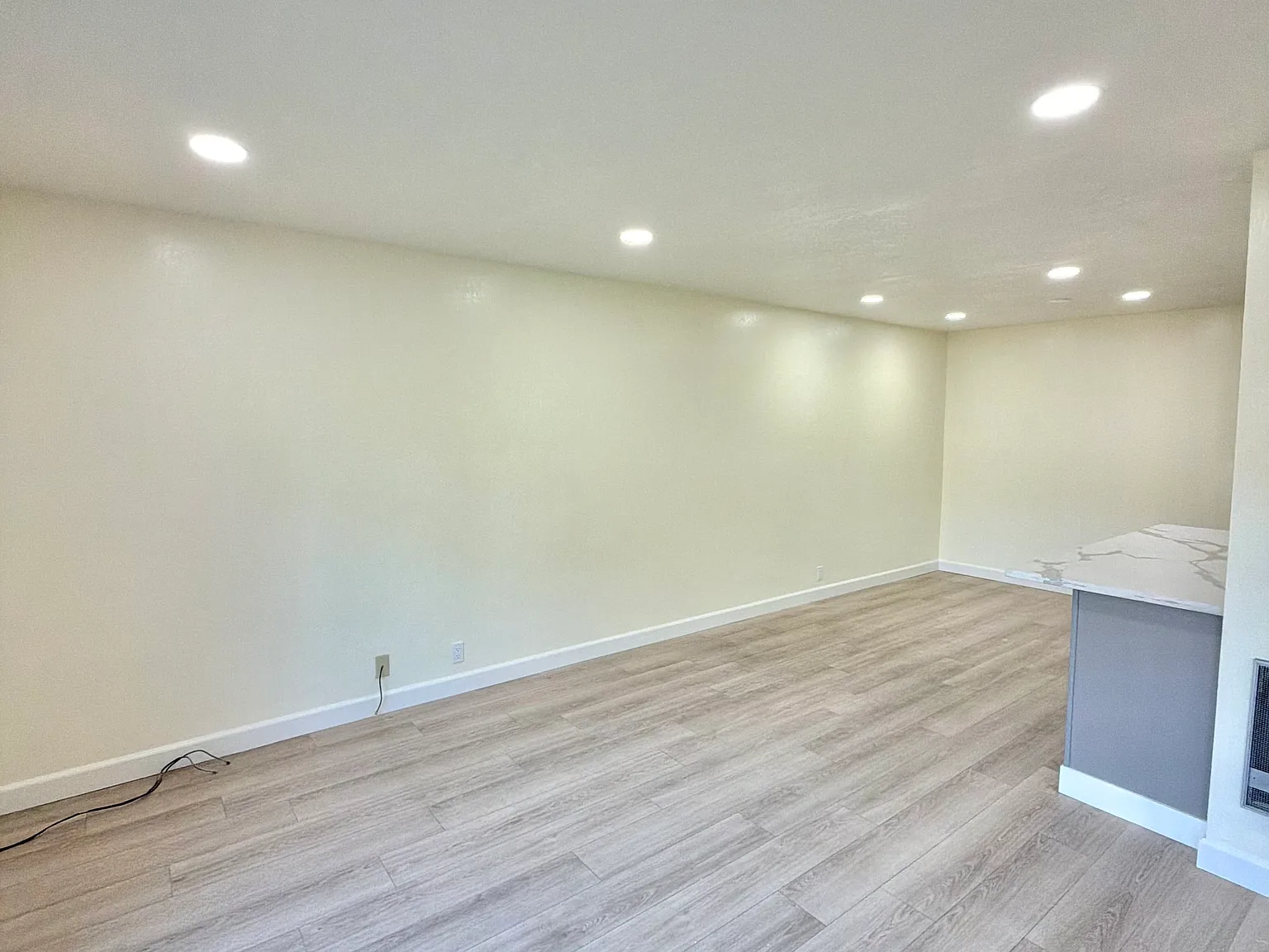 2 bed, 1.5 bath, 1099 sqft, $2,650 — Photo 3