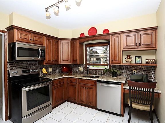 2nd image of 70 Elmwood Park E