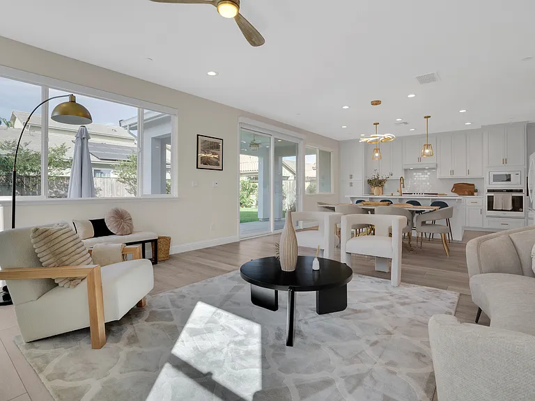 Gladlands Ave — Photo 1